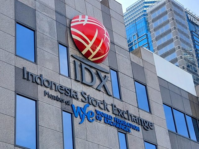 Layar informasi dan aktivitas di Bursa Efek Indonesia