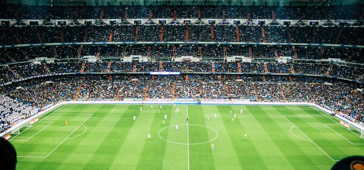 Lapangan sepak bola sebagai ilustrasi film dokumenter perjalanan tim nasional