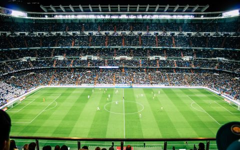 Lapangan sepak bola sebagai ilustrasi film dokumenter perjalanan tim nasional
