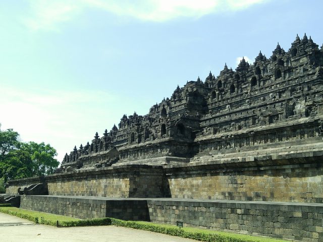 Pemandangan Candi Borobudur sebagai latar kegiatan budaya