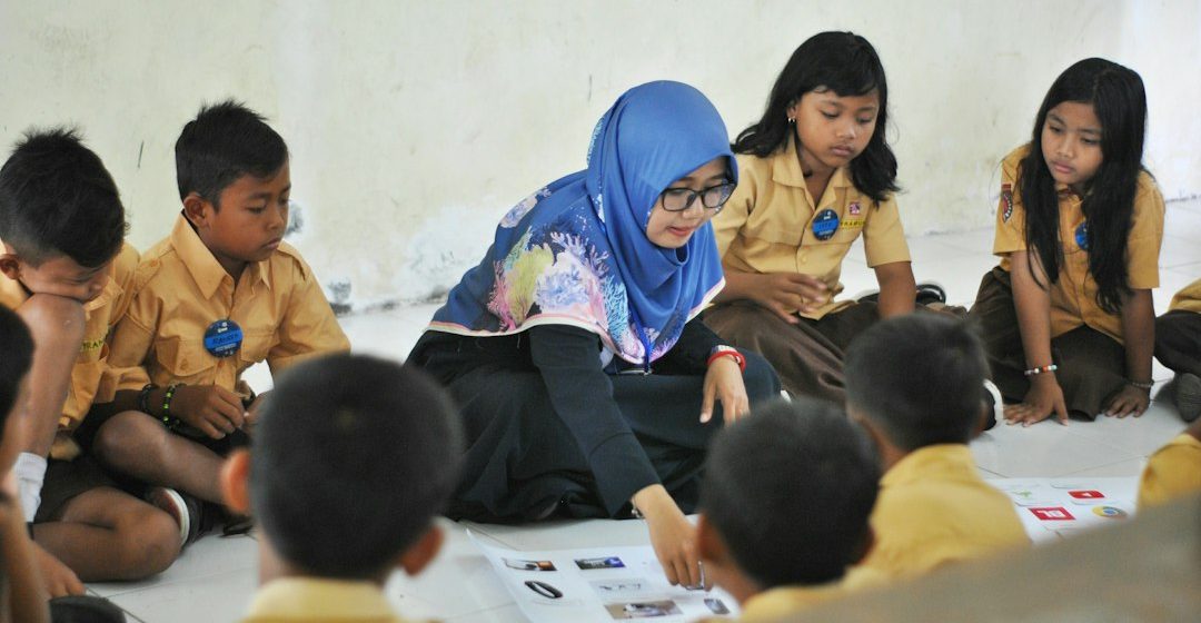 Siswa belajar bersama sebagai ilustrasi berita pendidikan Indonesia