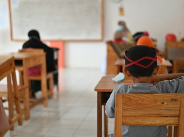Ilustrasi kegiatan belajar di sekolah